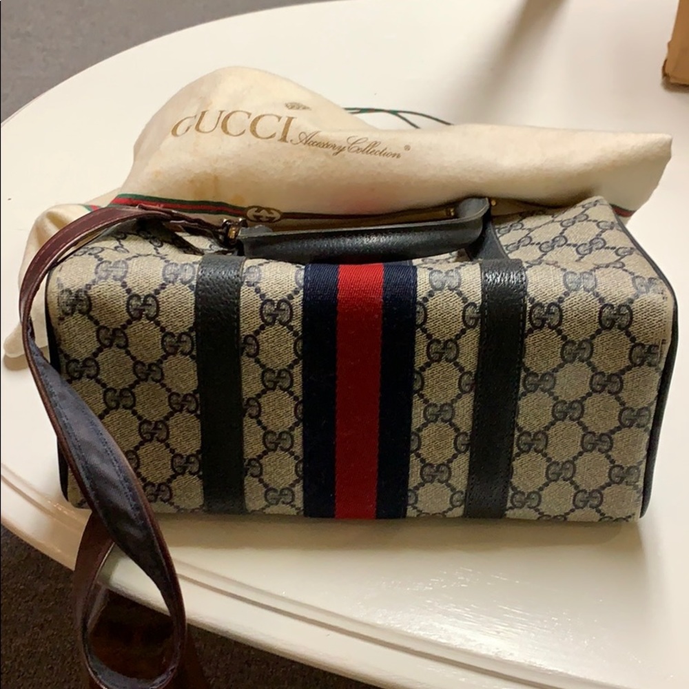 Vintage Authentic Gucci Handbag - Picture 4 of 4